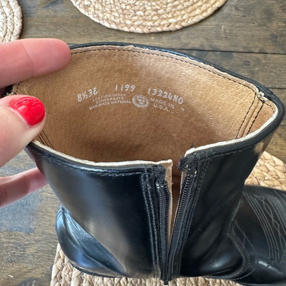 Source Unknown MENS 8.5 Black Ankle Dress boots. Fits   women’s 9.5/10 - Picture 1 of 5